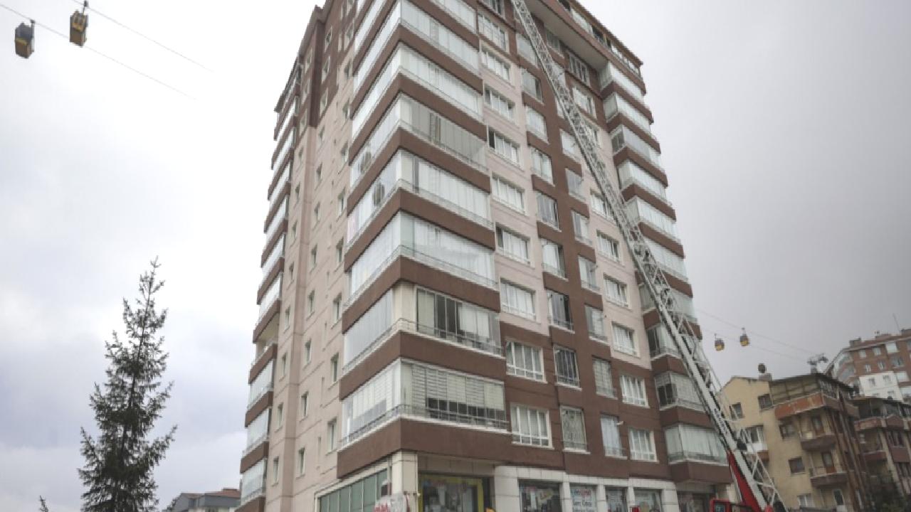 Ankara’da 10 katlı binada korkutan yangın