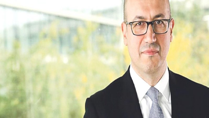Onur Genç’e liyakat mükafatı