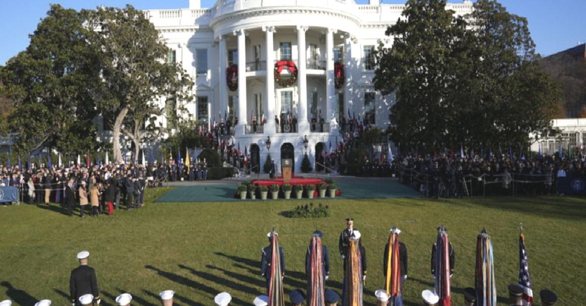 Biden ile Macron bir ortaya geldi