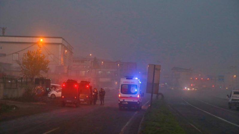 Diyarbakır’da polis aracına bombalı atak: 9 yaralı