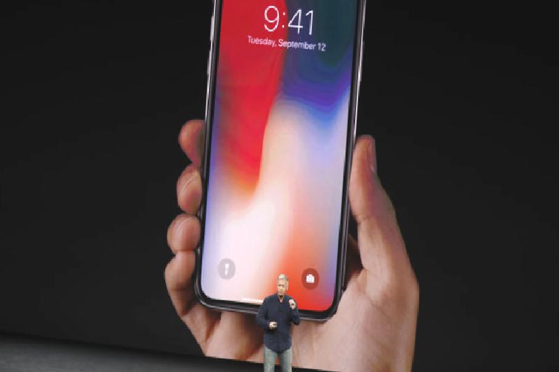 Elon Musk, Apple CEO’su ile Görüştü