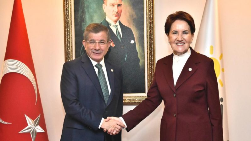 Meral Akşener, Davutoğlu ile görüştü