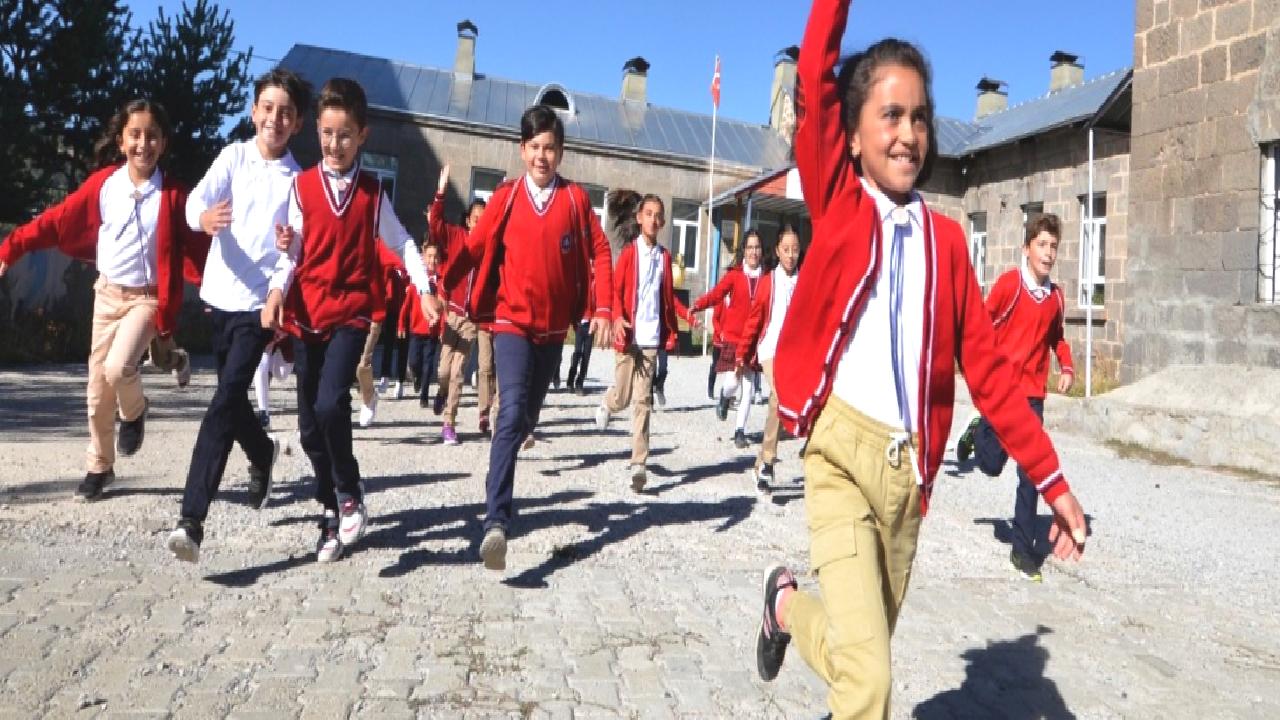 19 milyon öğrenci karne alacak