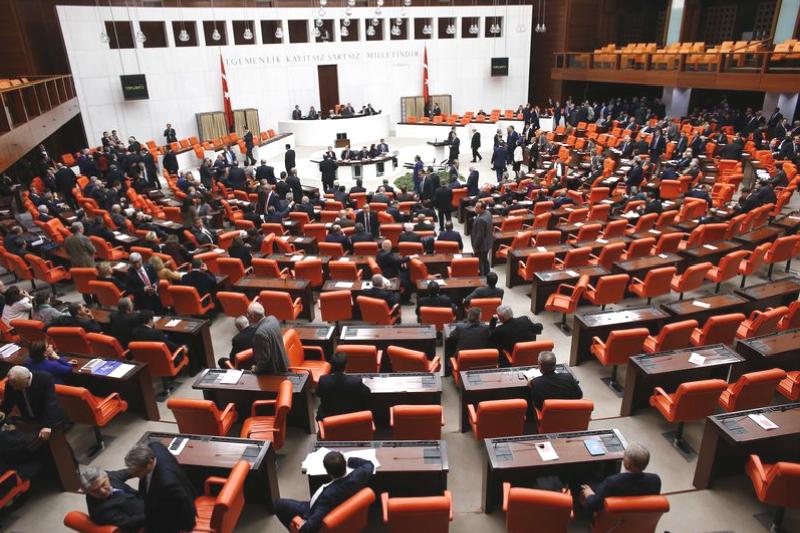 AK Parti Küme Başkanvekili açıkladı: EYT düzenlemesi Pazartesi Meclise sunulacak