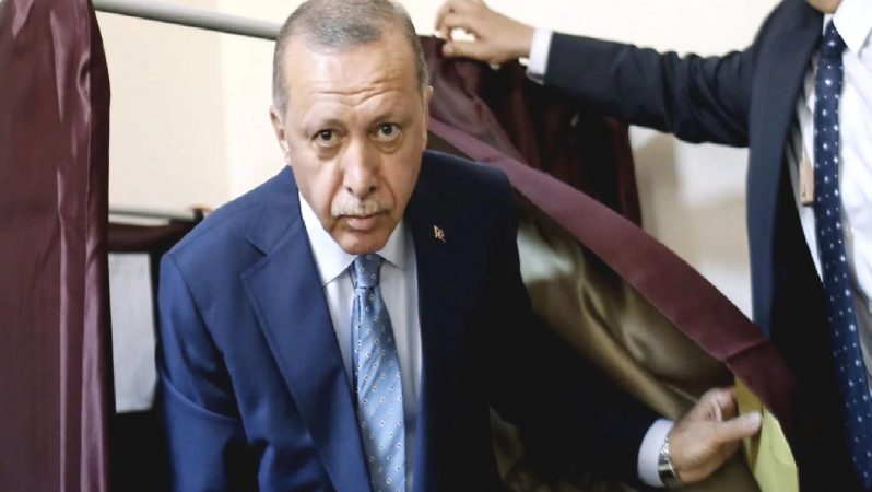 Hande Fırat üç tarihe işaret etti: ‘Cumhurbaşkanı Erdoğan seçimi ilan edecek’
