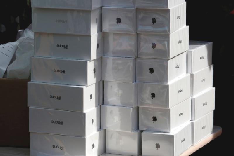 iPhone satışlarındaki düşüşe karşın analist, Apple’ı “al” notu ile pahalandırıyor