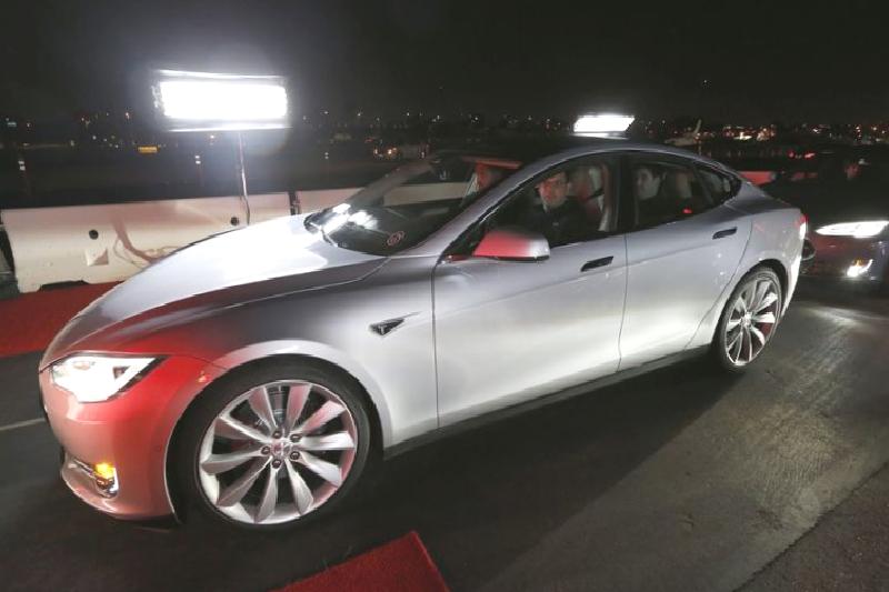 Tesla, Alibaba ve Abercrombie & Fitch yükselirken Lululemon düşüş gösterdi